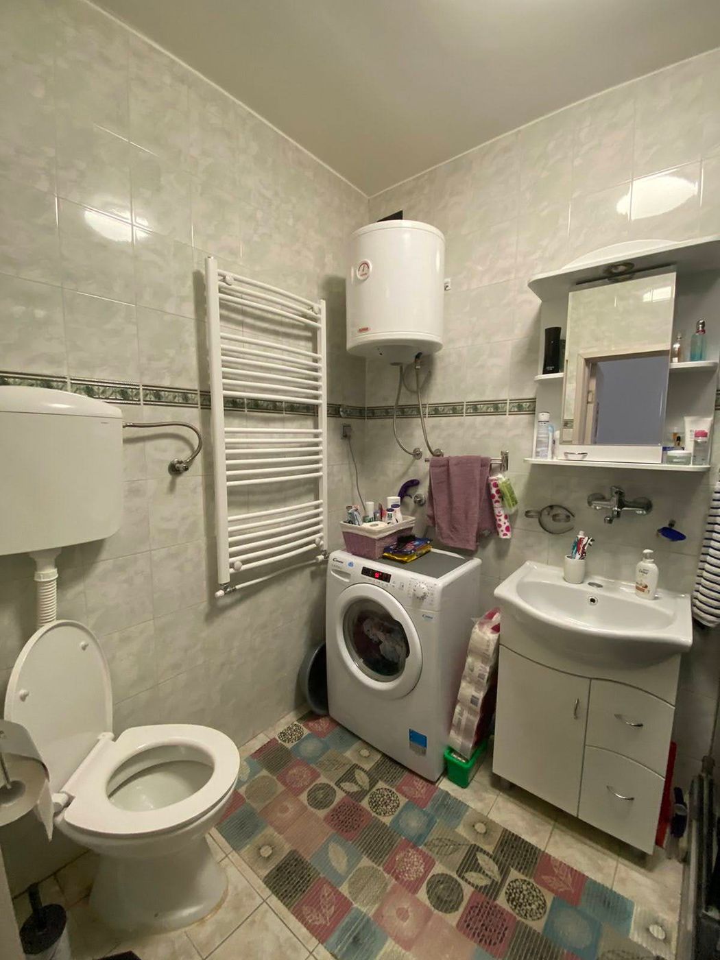 Savršen dvosoban stan   namešten   kod futoške pijace 062 792 583 4