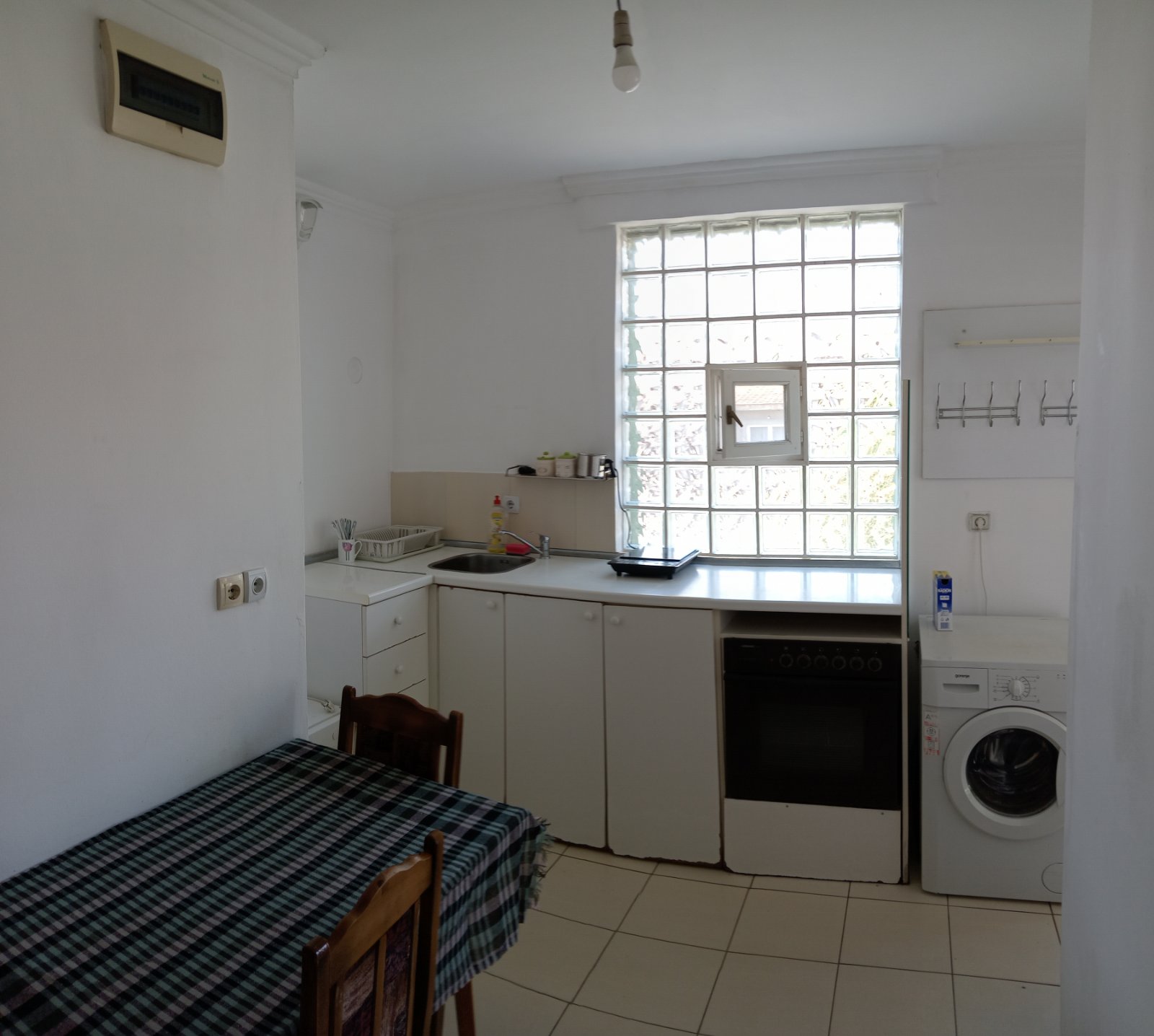 Izdajem kucu u Kostolcu 4