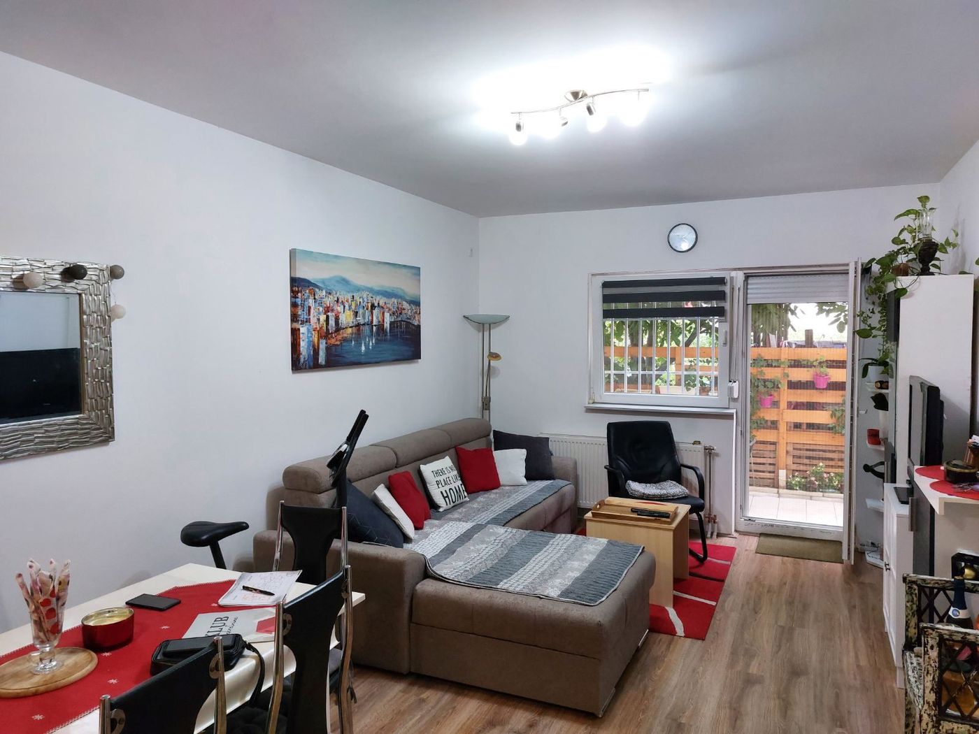 Odličan trosoban stan sa gratis terasom   parking mesto   062 792 583 1