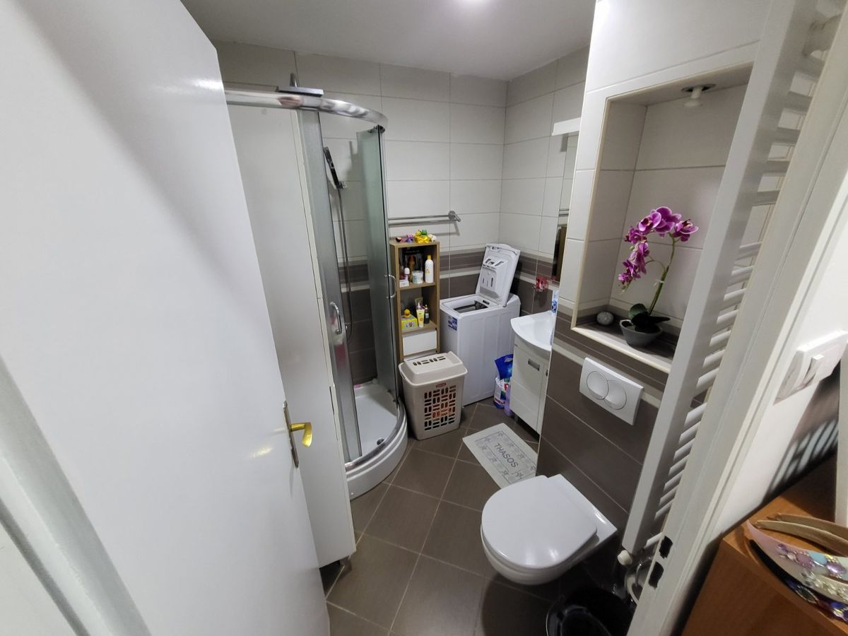 Veoma komforan  svetao stan na Novom Naselju 4