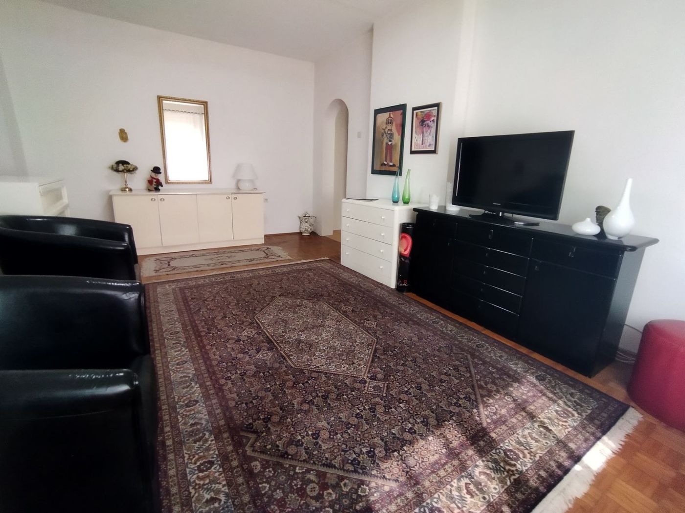 Povoljan dvosoban stan na Satelitu   062 792 583 2