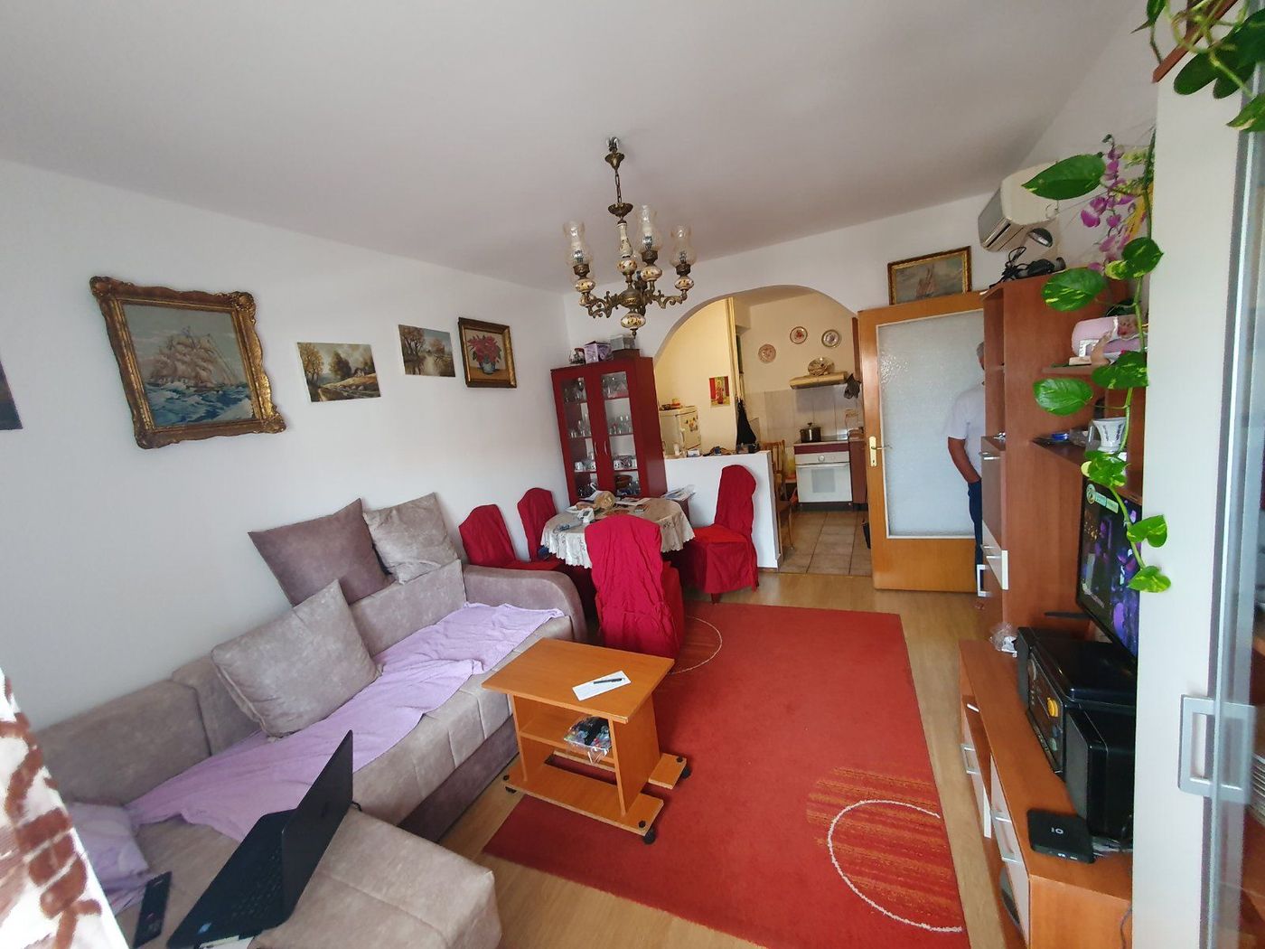 Uknjižen dvosoban stan kod Ž Stanice   062 792 583 2