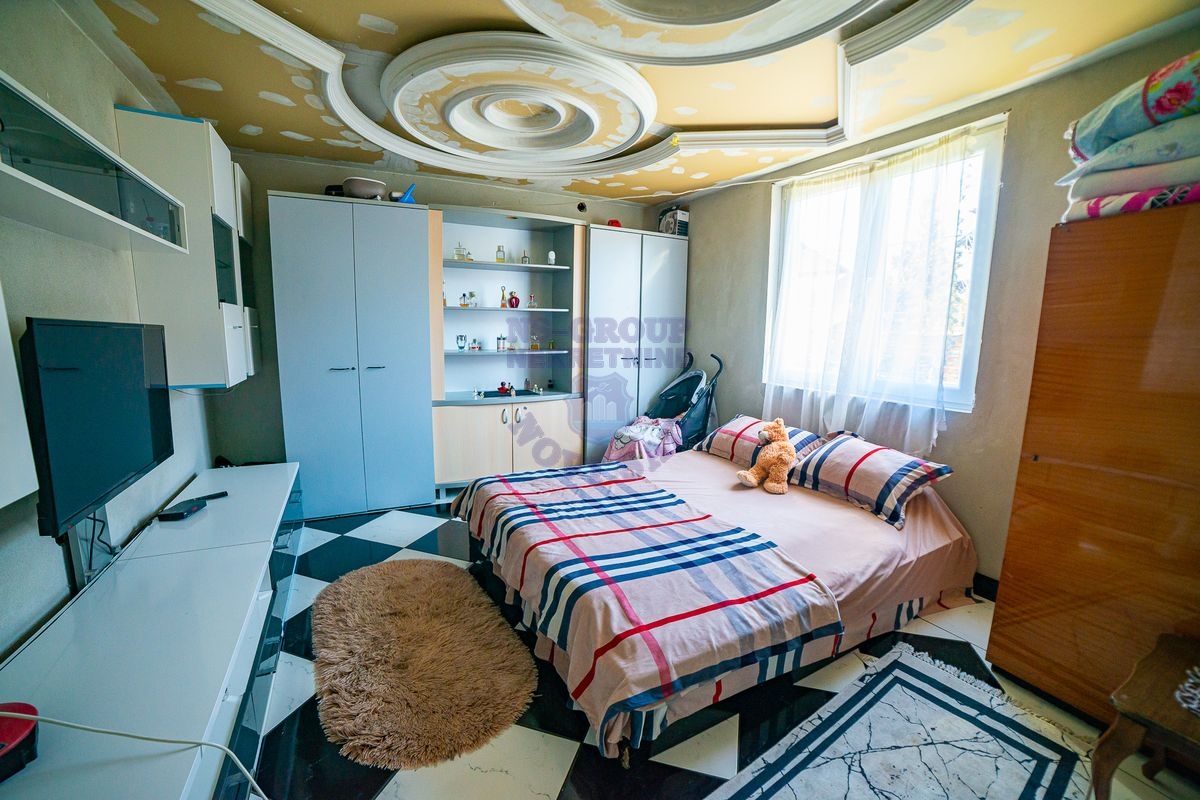 Uknjižena porodična kuća   380m2 u prirodi   NIJE FIKSNO HITNO   062 792 583 3