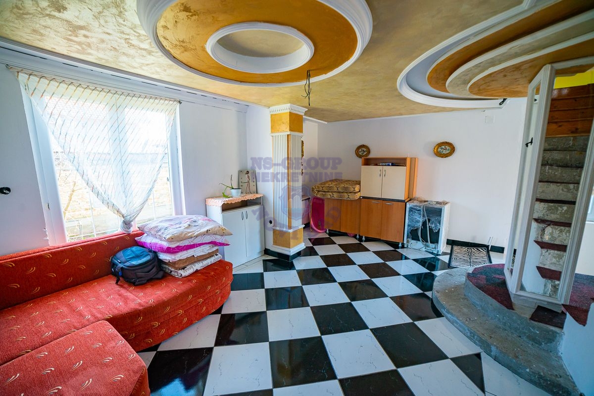 Uknjižena porodična kuća   380m2 u prirodi   NIJE FIKSNO HITNO   062 792 583 5