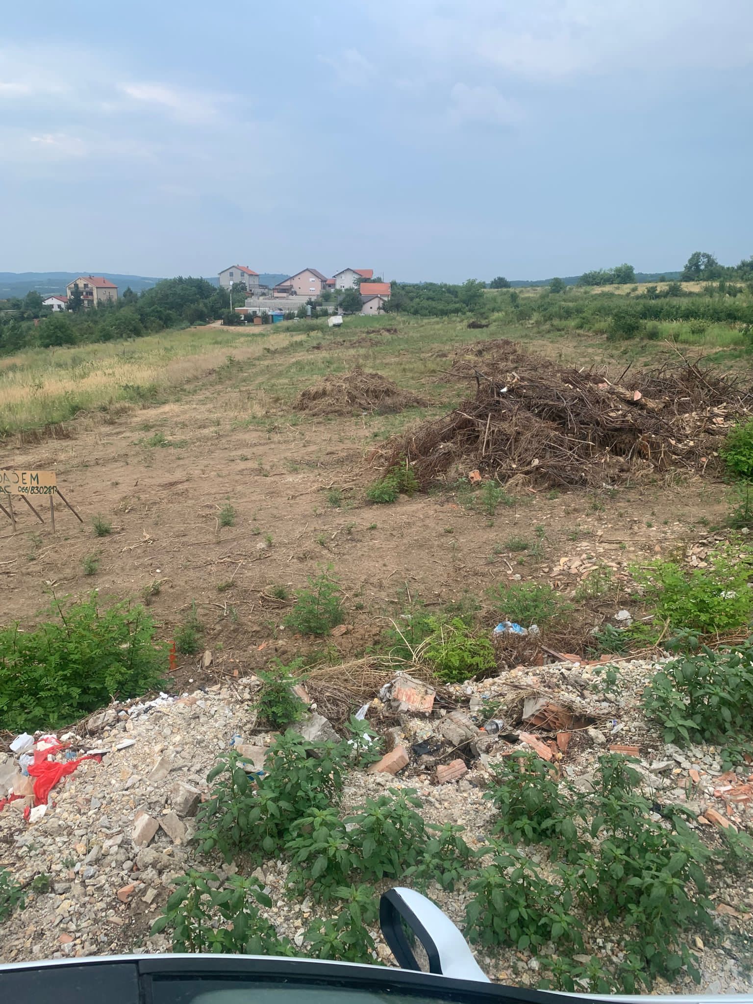 Prodajem plac u Leštanima  Hitno  2