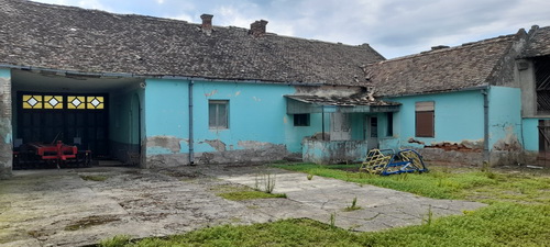 Prodajem kucu u centru Barande 150m2 na 12 ari placa 5