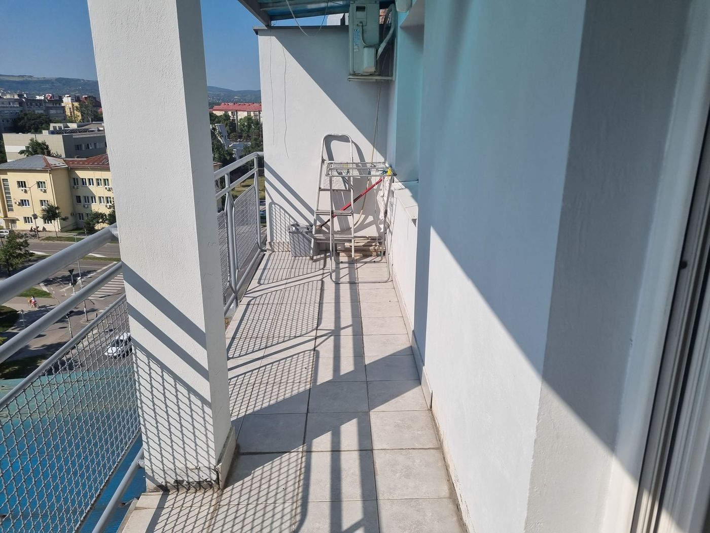 Uknjižen dvosoban dupleks na Grbavici 5