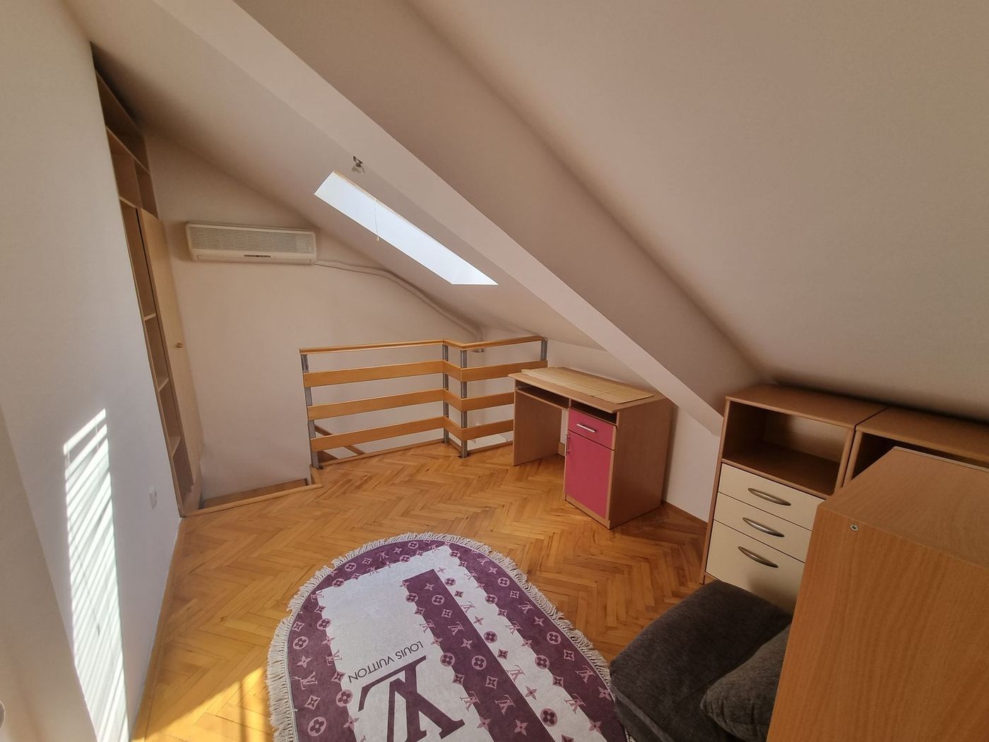 Uknjižen dvosoban dupleks na Grbavici 2