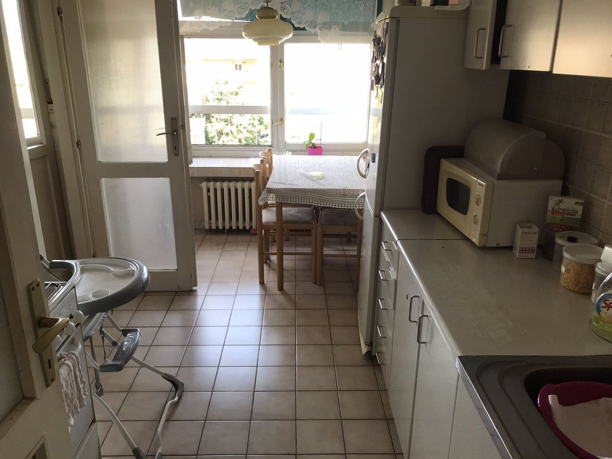 Kej   odličan trosoban stan   retko u ponudi   062 792 583 5