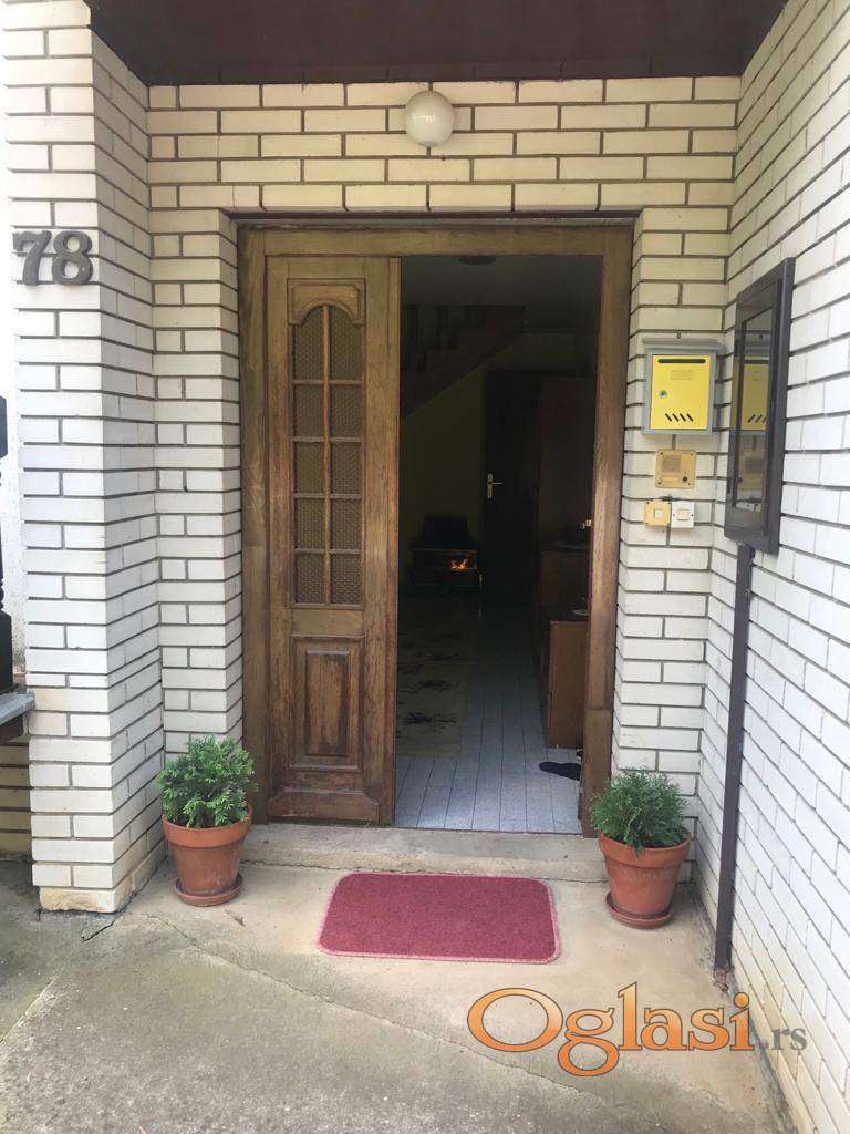 Prodaja kuce u Novom Knezevcu 2