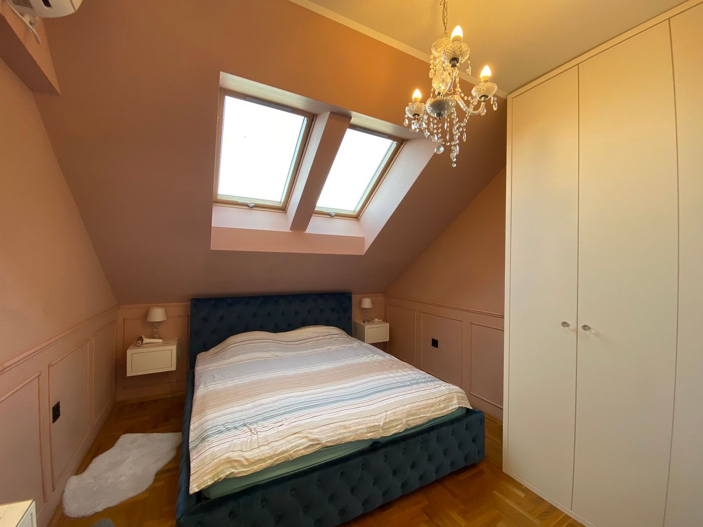 Uknjižen četvorosoban dupleks   nov   dodatno radjen   062 792 583 2