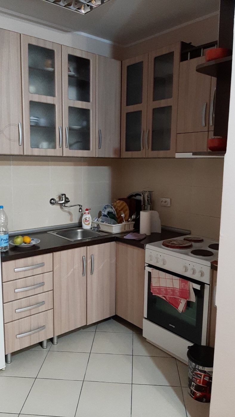 Uknjižen komforan dvosoban stan   062 792 583 4