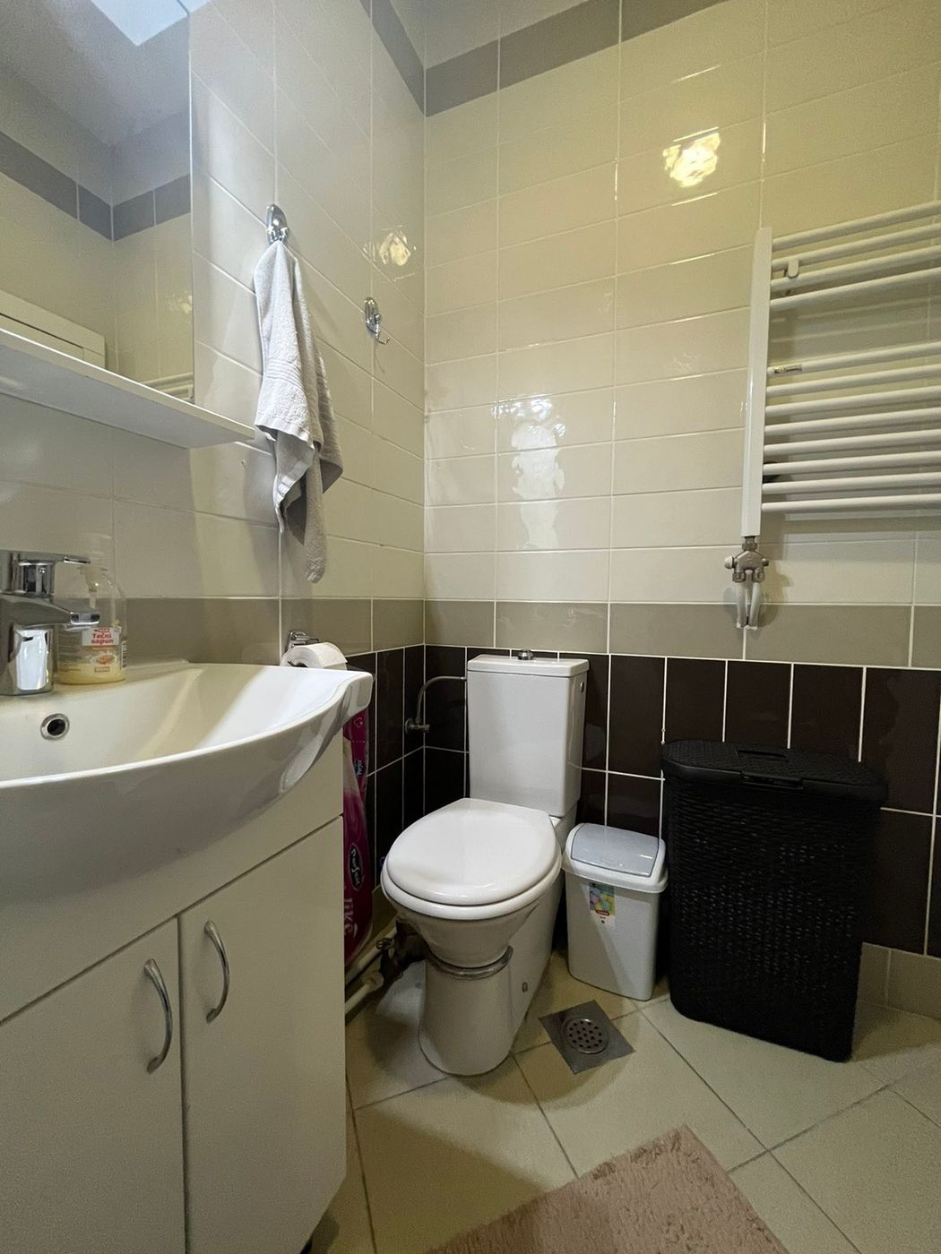 Odličan dvosoban stan   idealno za izdavanje   062 792 583 3