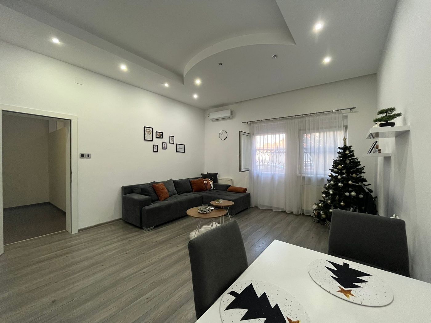 Odličan dvosoban stan   idealno za izdavanje   062 792 583 5