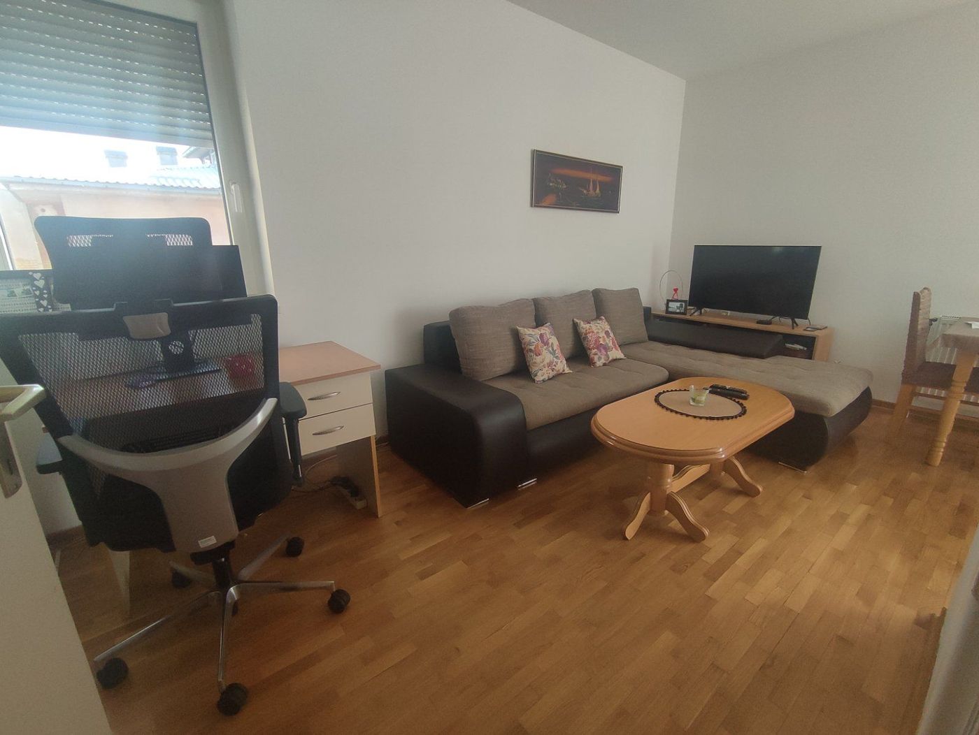 Kompletno renoviran i namešten   062 792 583 2