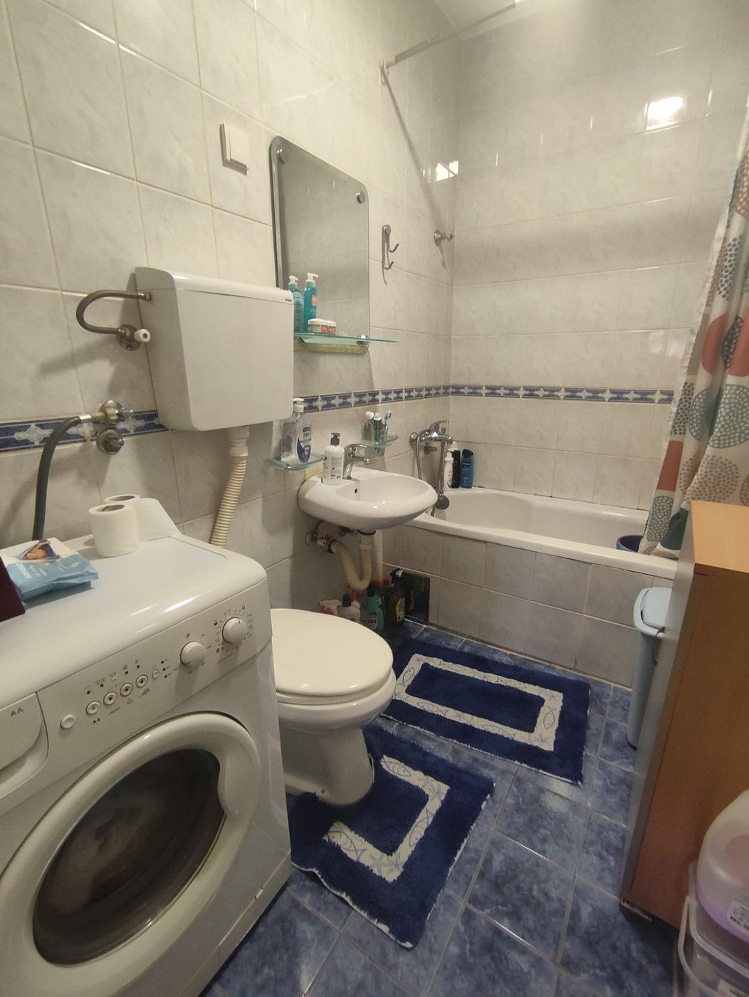 Kompletno renoviran i namešten   062 792 583 5