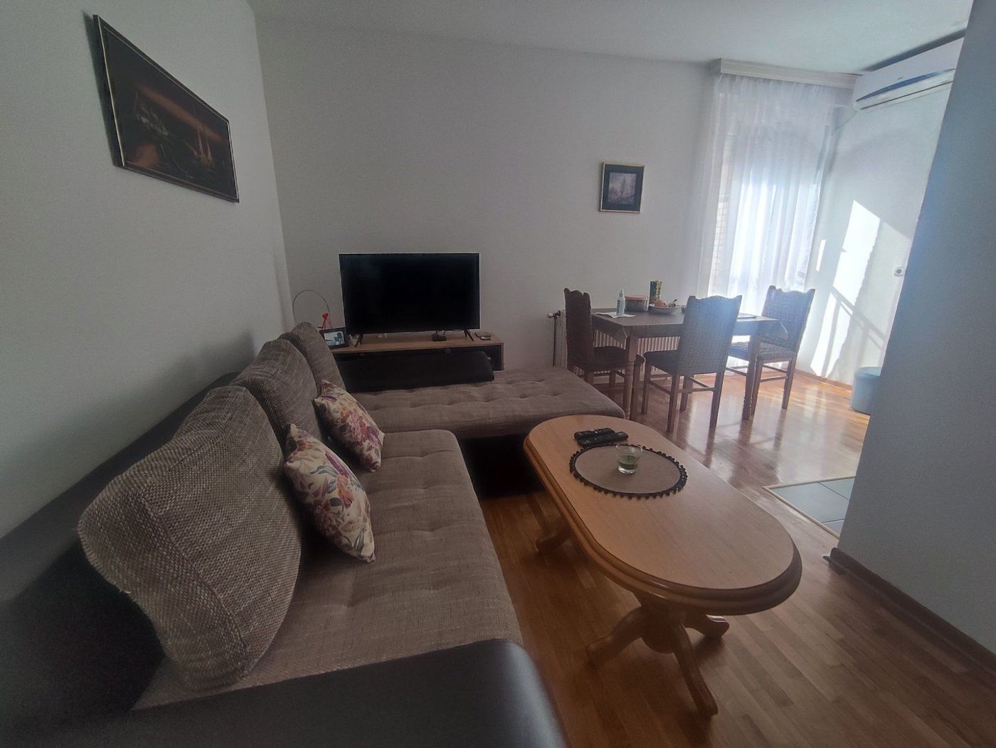 Kompletno renoviran i namešten   062 792 583 1