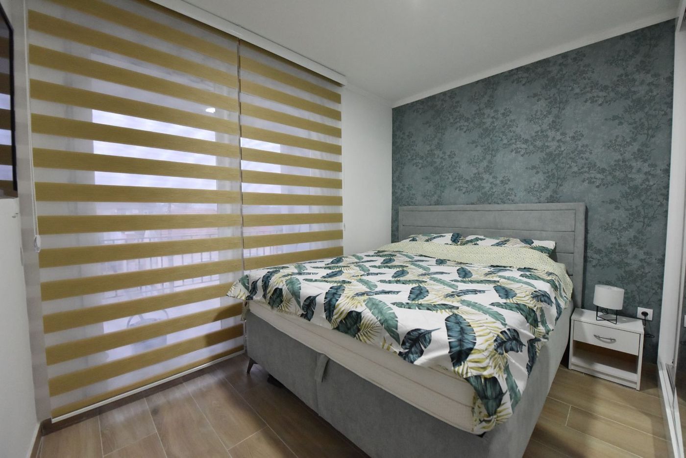 Nov  uknjižen   kompletno namešten   062 792 583 2