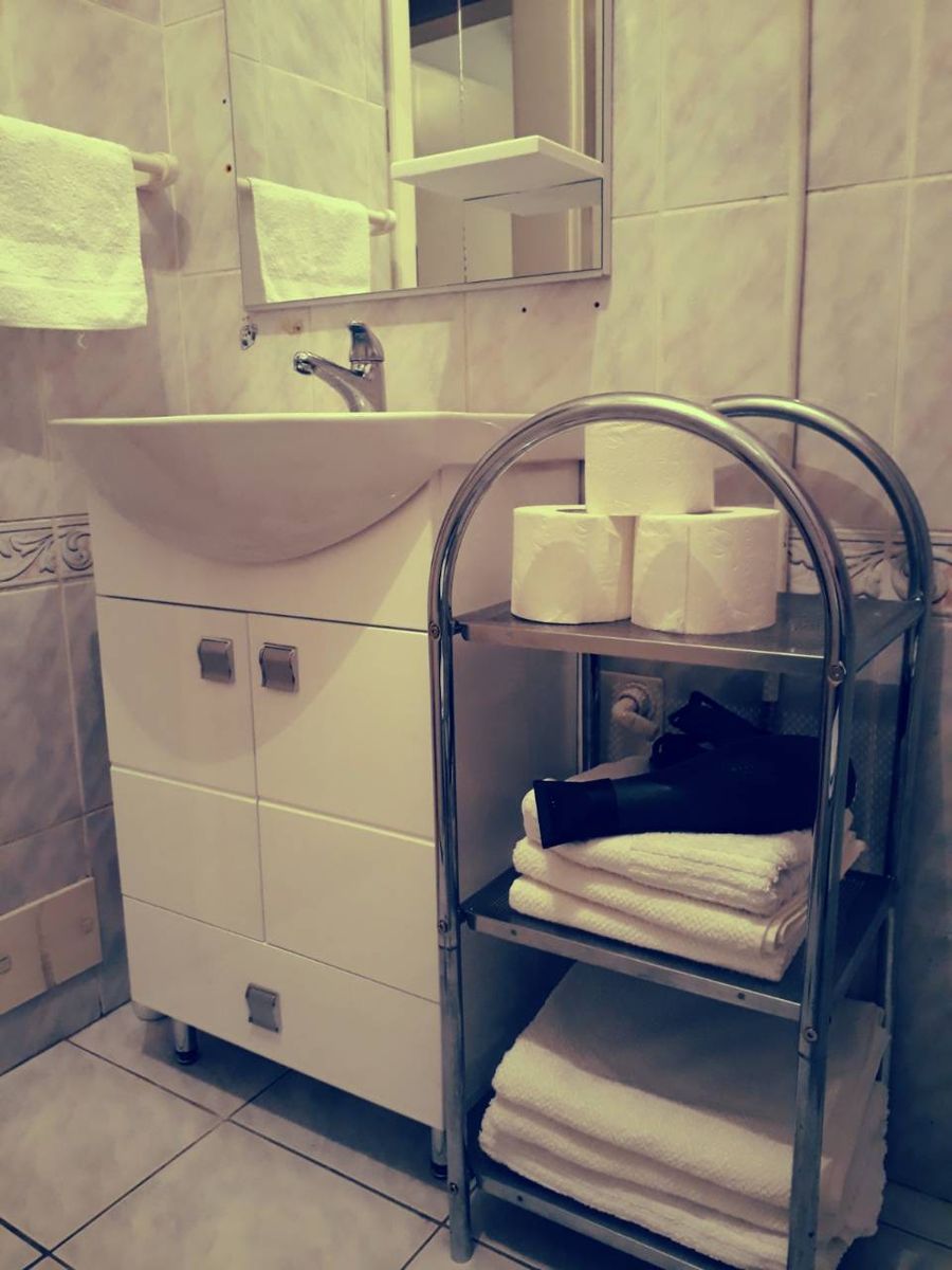 Uknjižen dvosoban stan   idealan raspored   062 792 583 4