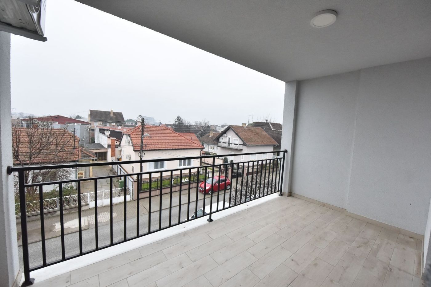 Nov  uknjižen   kompletno namešten   062 792 583 5