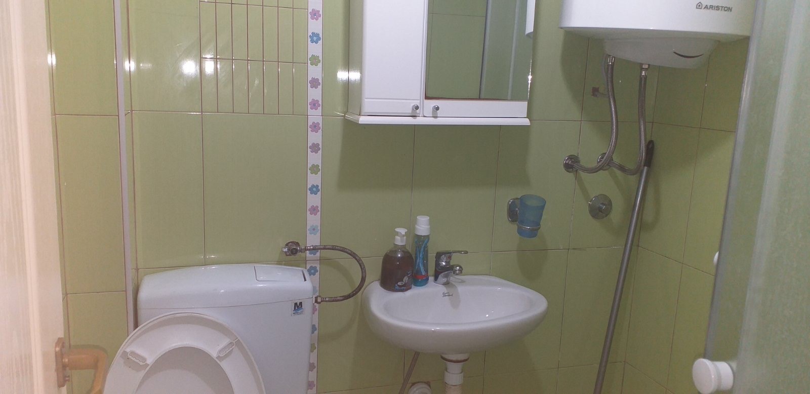 Sutomore  100m od plaže  2 stana 2