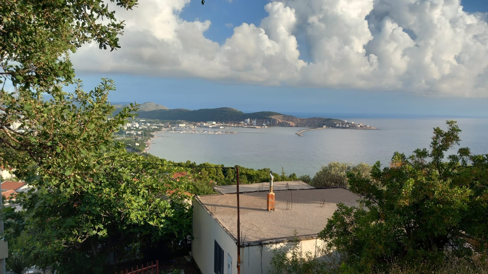 Bar  Šušanj  vokemndica sa pogledom 4