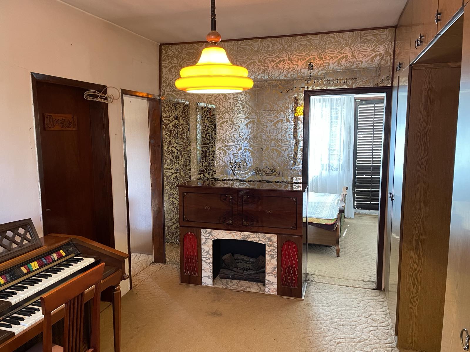 Cetinje  dvije kuće na placu 5