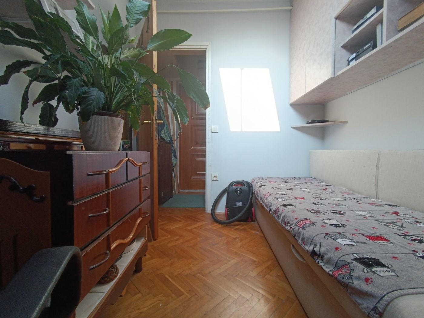 Uknjižen jednoiposoban stan   povoljno 3