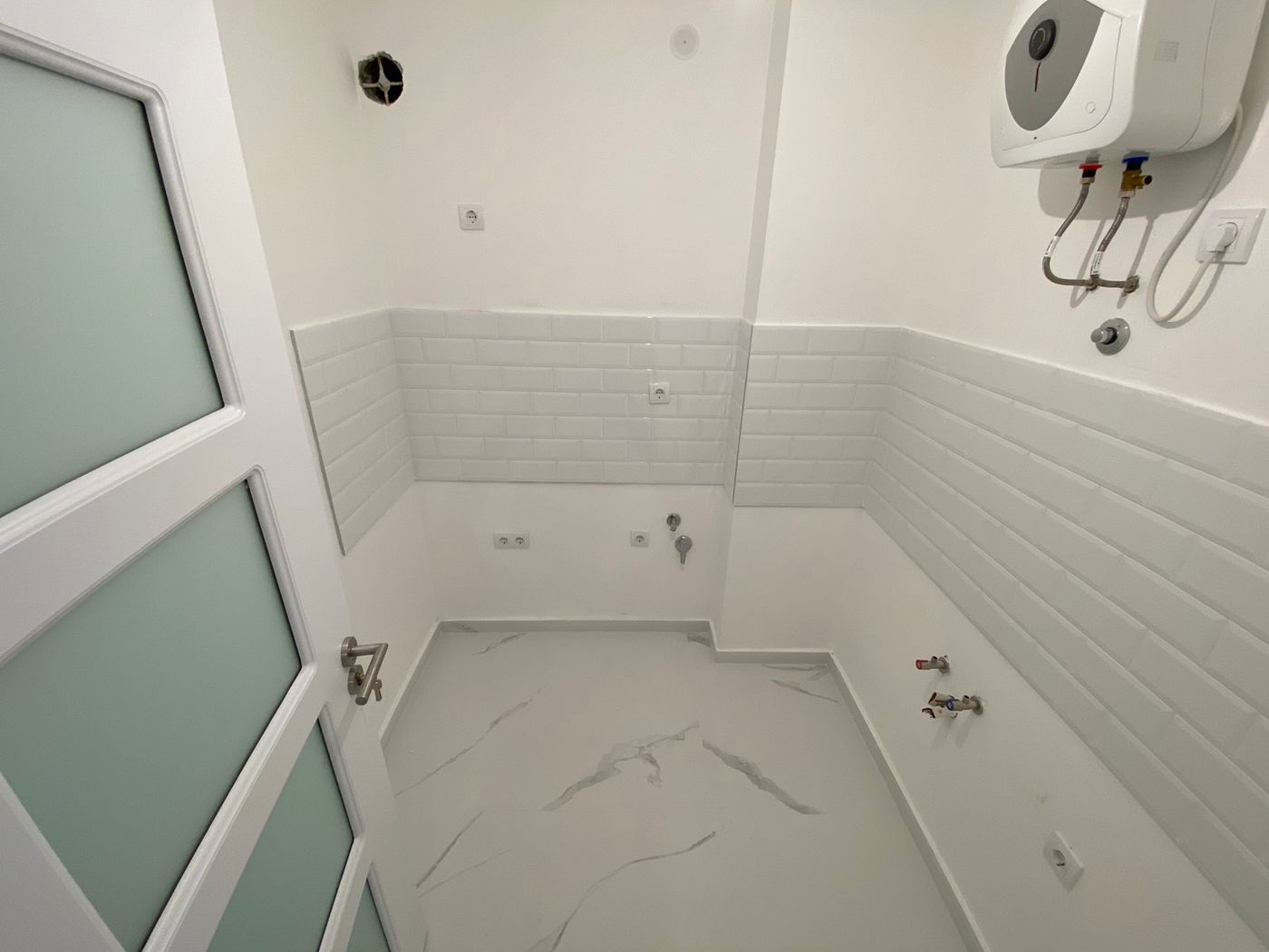 Renoviran   useljiv dvoiposoban stan 4