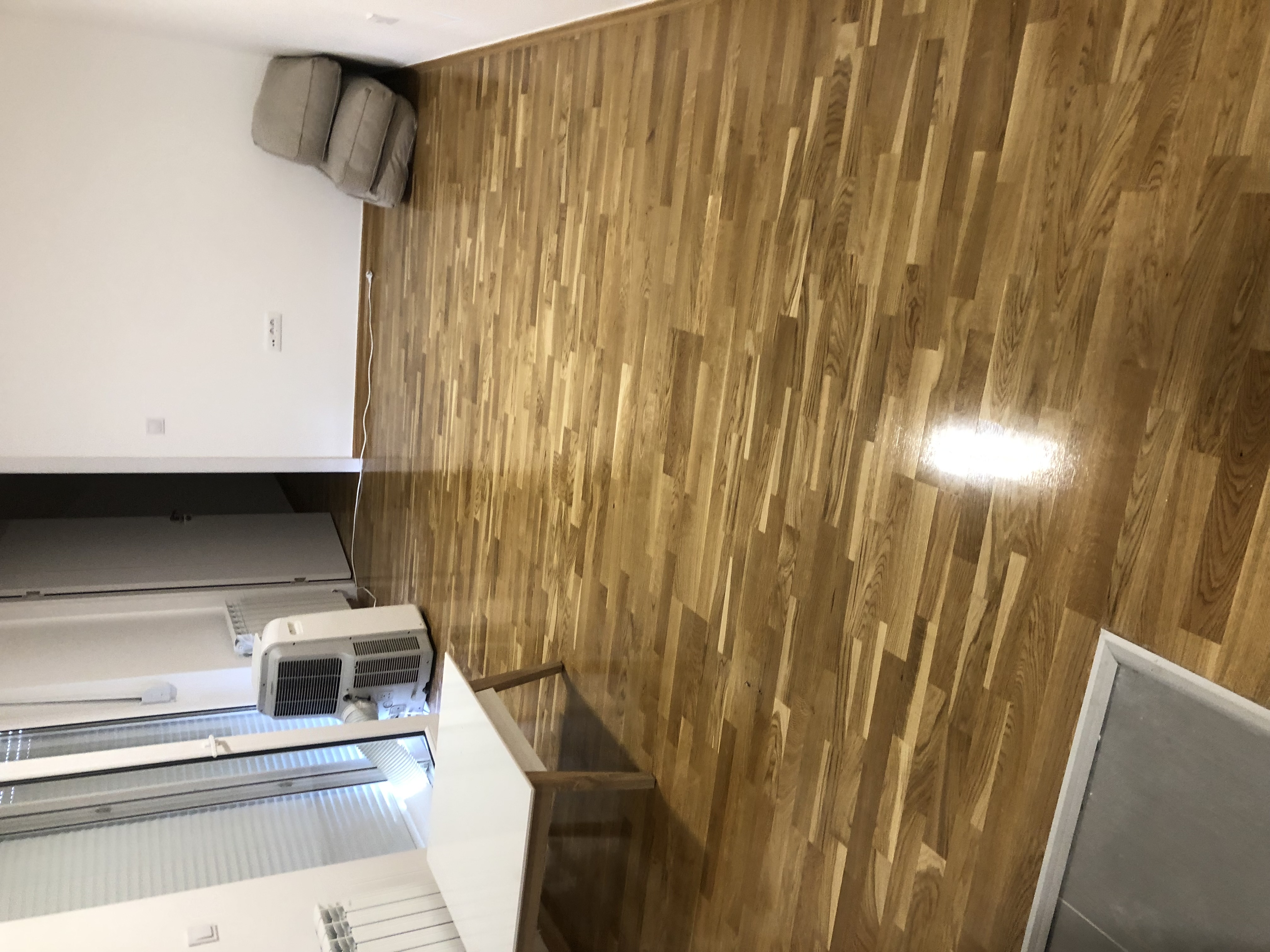 Izdajem stan u Cacku 40 qm 3