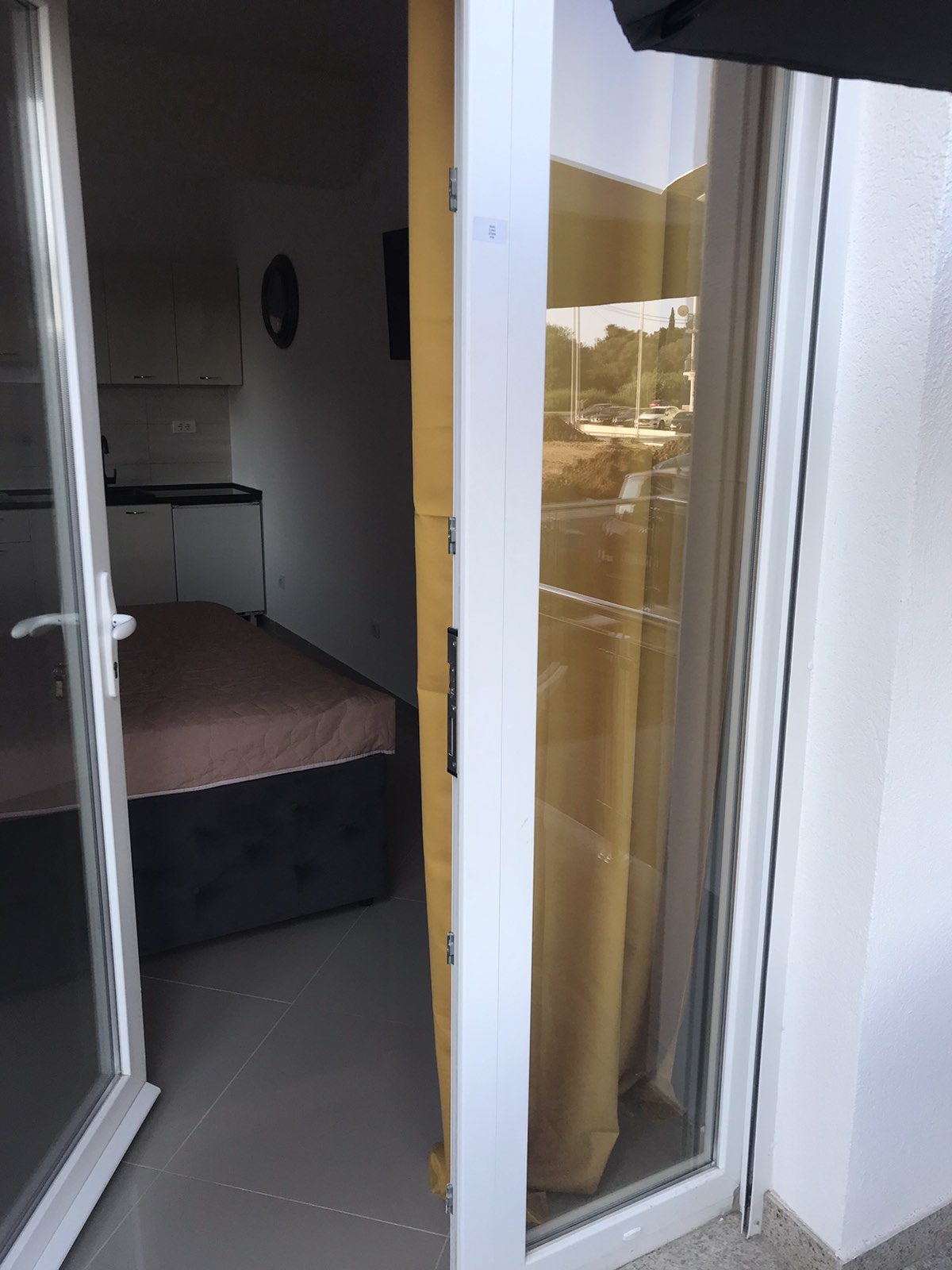 Izdaje se garsonjera 5