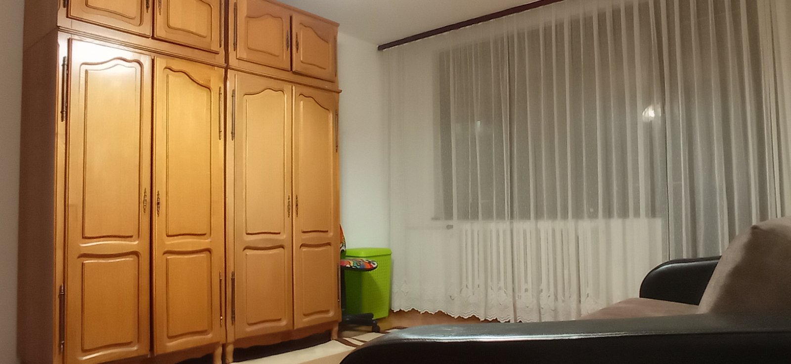 Izdajen jedoiposoban namesten stan 2