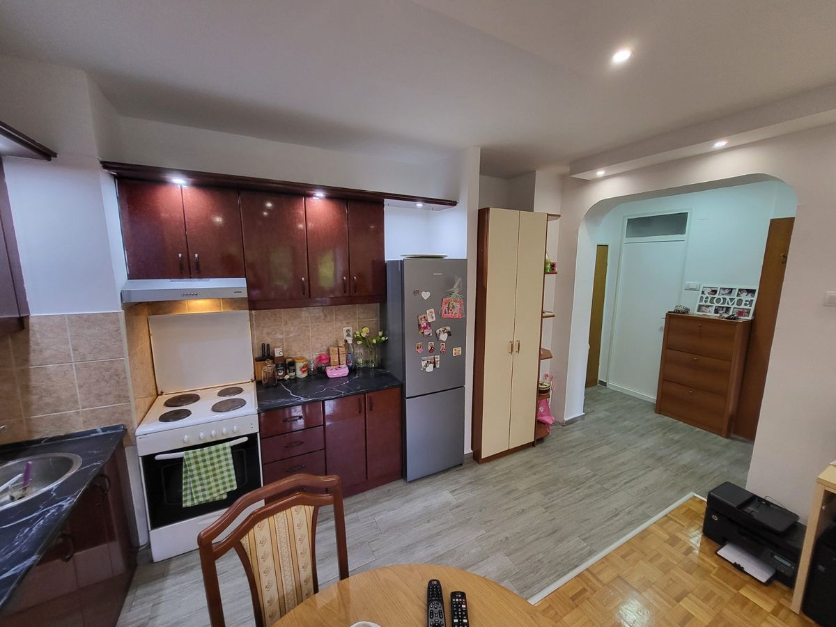 Fantastičan dvosoban stan na Novom Naselju 3