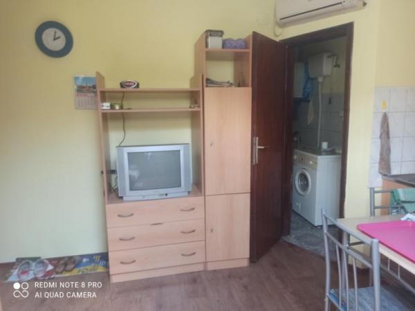 Idealna mini garsonjera na top lokaciji u Novom Sadu Gradu  4