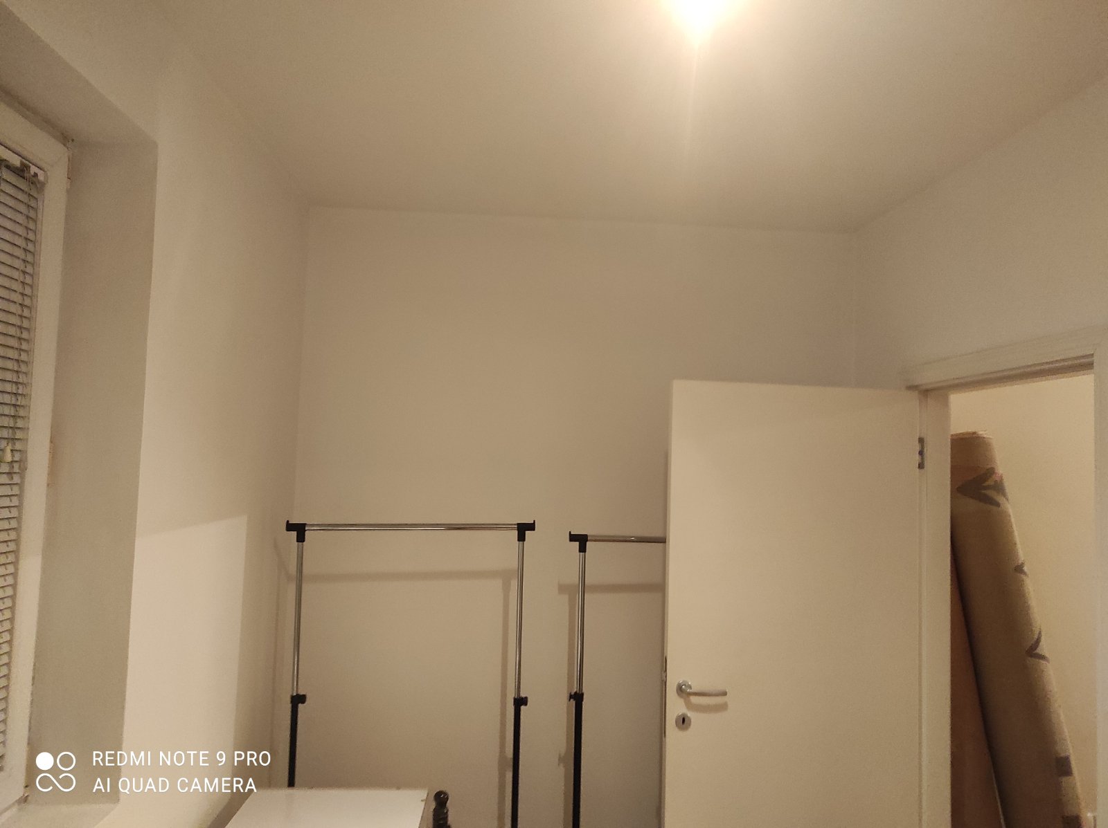 Polunameštena garsonjera sa odvojenom sobom 5