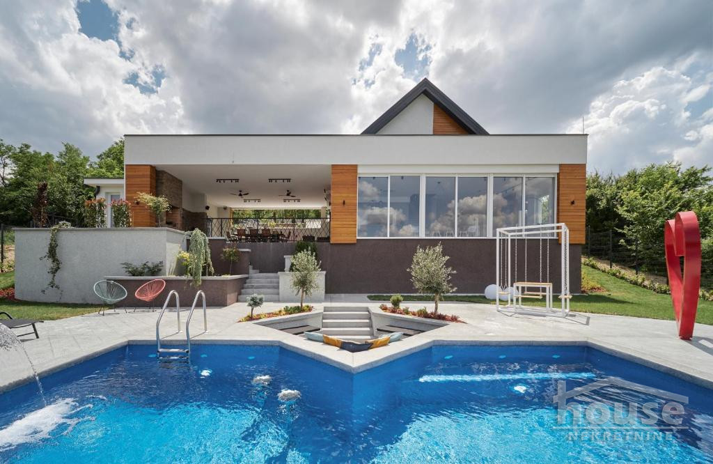 Kuće,SREMSKI KARLOVCI,SREMSKI KARLOVCI 310m2,4000€ , ID: 9115999 1