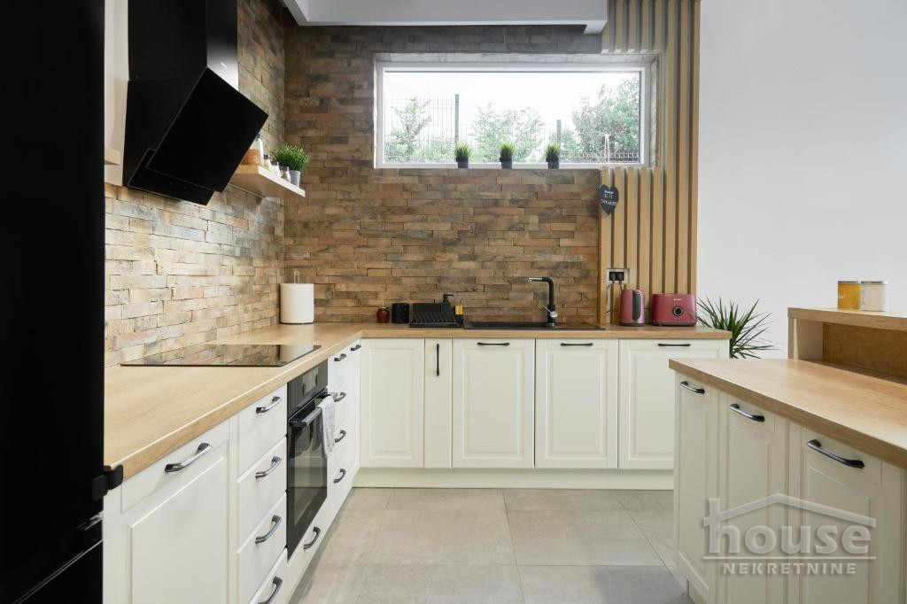 Kuće,SREMSKI KARLOVCI,SREMSKI KARLOVCI 310m2,4000€ , ID: 9115999 7