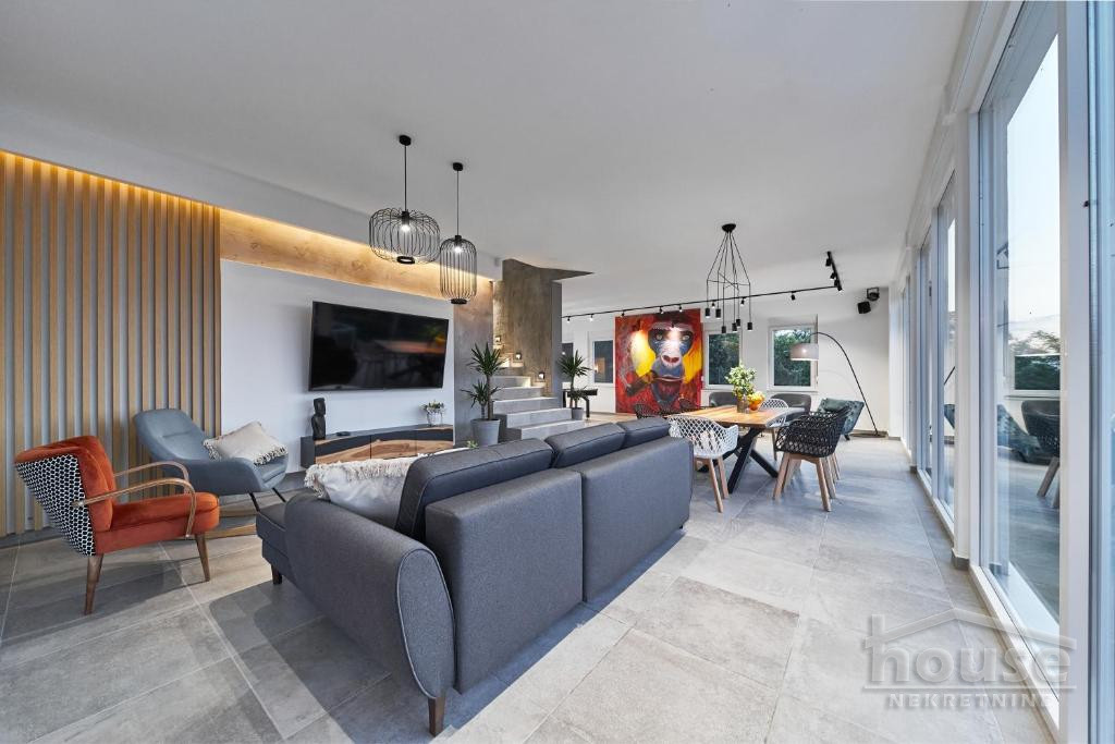 Kuće,SREMSKI KARLOVCI,SREMSKI KARLOVCI 310m2,4000€ , ID: 9115999 2