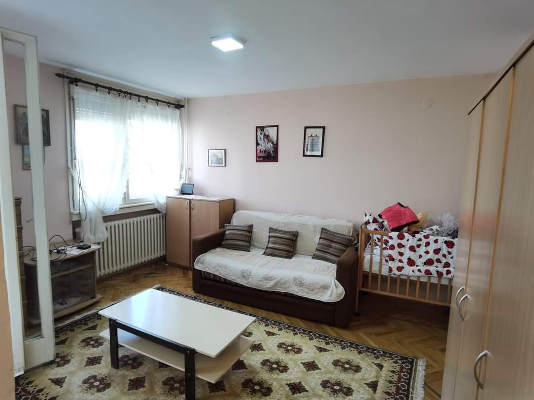 Namesten stan za izdavanje u Leskovcul 2