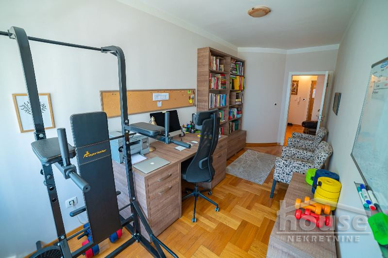 Stan,NOVI SAD,BULEVAR 127m2,334750€ , ID: 1058949 9