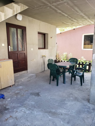 Izdajem kuću sa dvorištem  Zemun  Mozerova 30 5