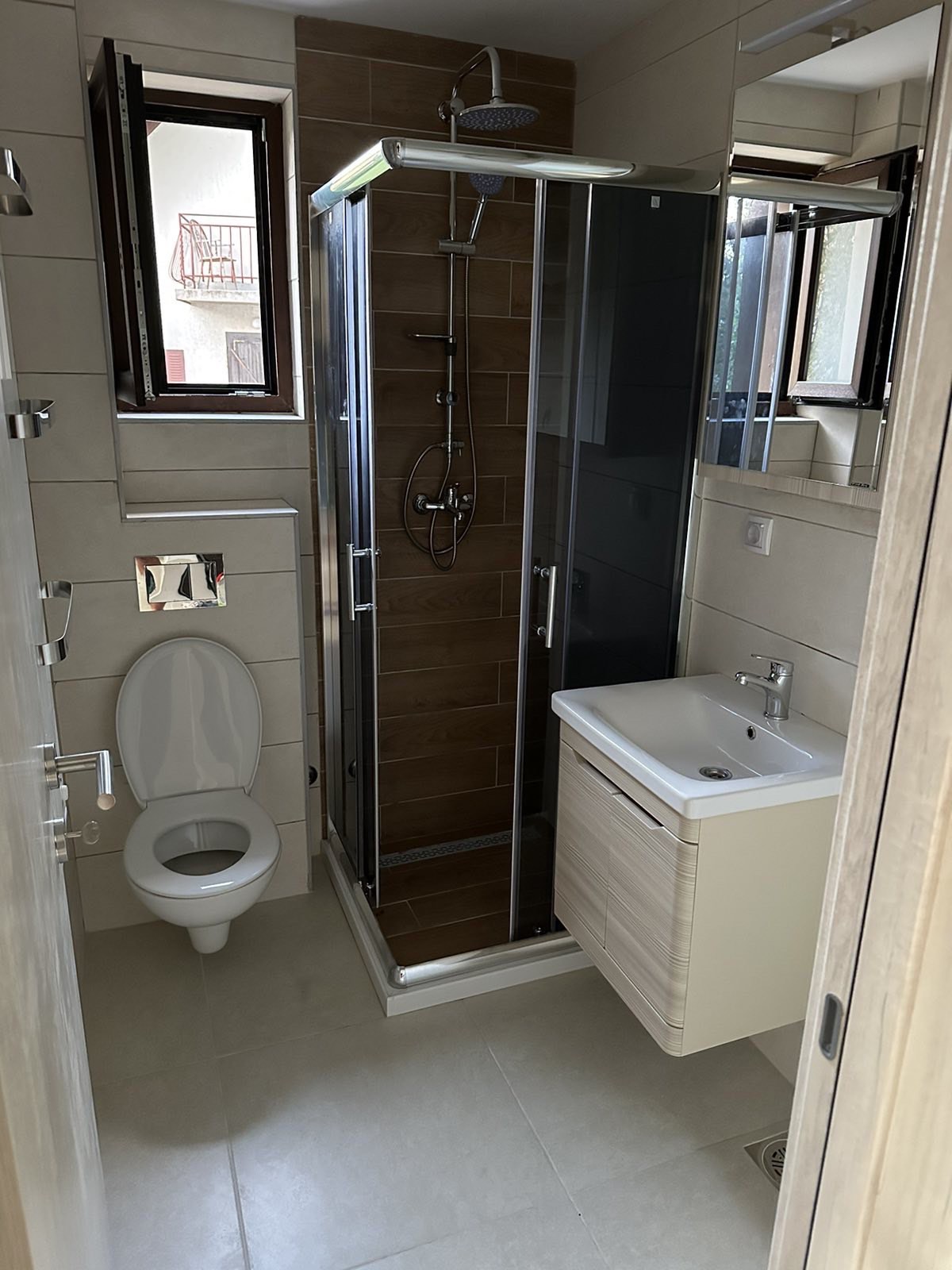 Prodaja LUX stana u mirnom kraju Zlatibora 5