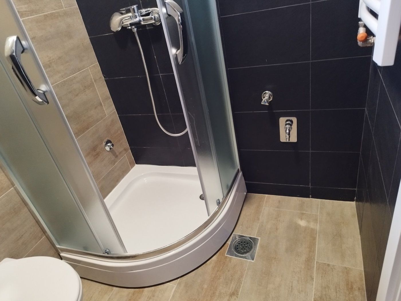 Odmah useljiv dvosoban stan   odličan raspored 062 792 583 5