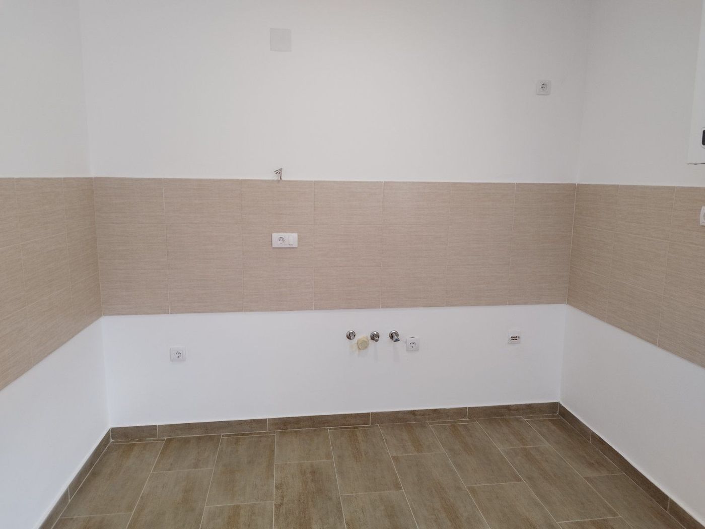 Odmah useljiv dvosoban stan   odličan raspored 062 792 583 4