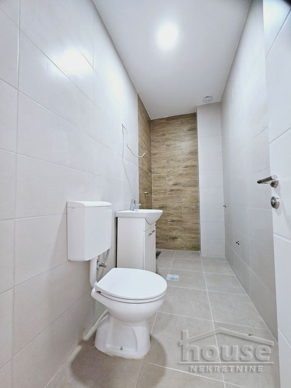 Kuće,NOVI SAD,ADAMOVIĆEVO NASELJE 950m2,7000€ , ID: 9116041 52