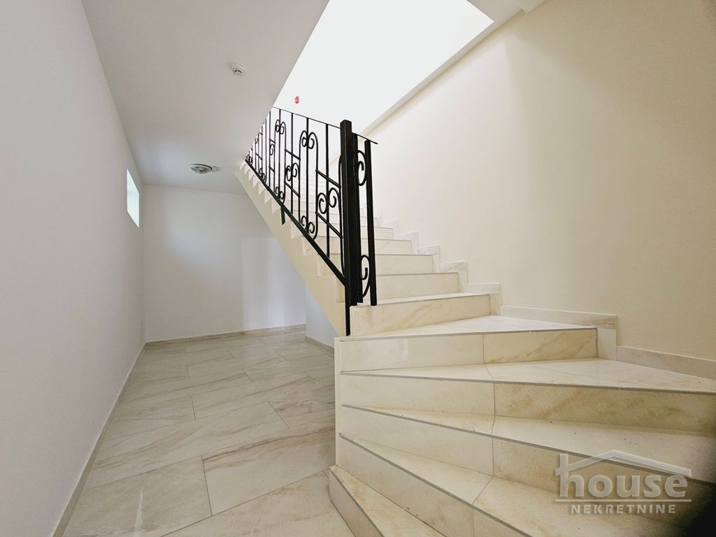 Kuće,NOVI SAD,ADAMOVIĆEVO NASELJE 950m2,7000€ , ID: 9116041 47