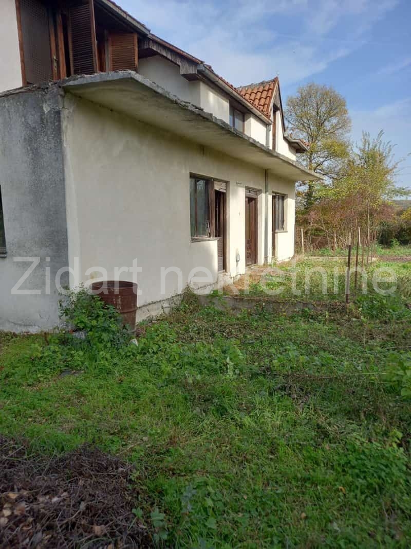 Veliki Borak, prodaja prizemne kuće na prostranom placu 2