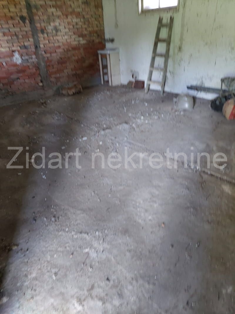 Veliki Borak, prodaja prizemne kuće na prostranom placu 15