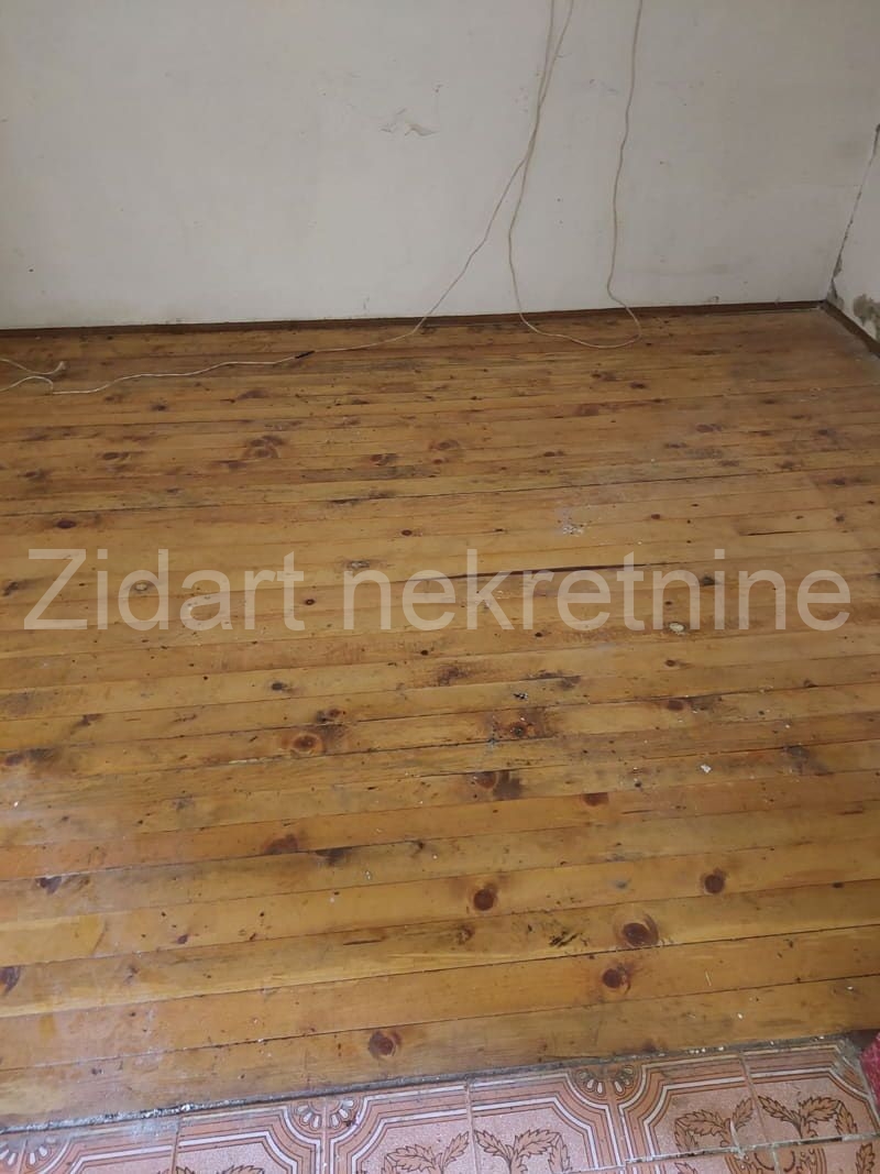 Veliki Borak, prodaja prizemne kuće na prostranom placu 16