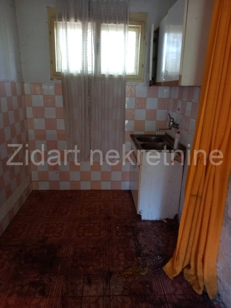 Veliki Borak, prodaja prizemne kuće na prostranom placu 19